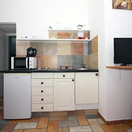 Gasthof 4 Bedroom In Tisno