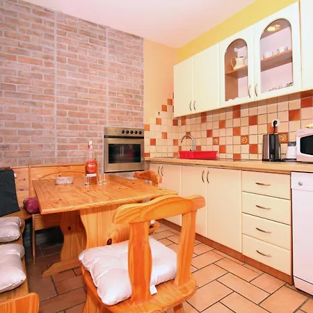 4 Bedroom In 4* Tisno