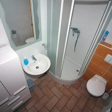Guest house 4 Bedroom In Tisno