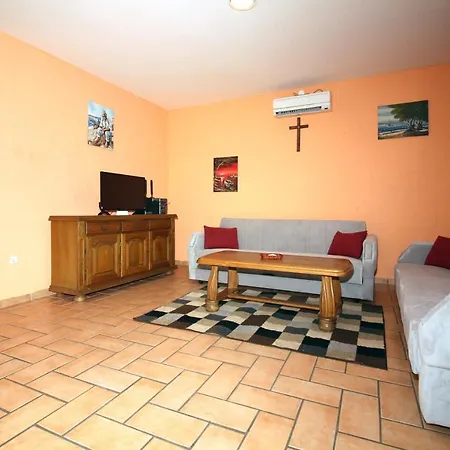 4 Bedroom In
