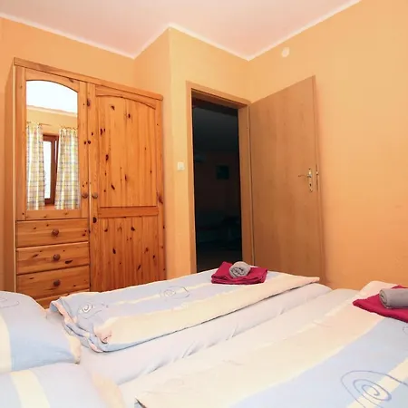 4 Bedroom In Guest house